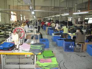 【東莞潛水料廠家專業(yè)生產(chǎn)代加工時(shí)尚便捷橢圓形多功能耳機(jī)包】價(jià)格,廠家,圖片,其他箱包,東莞市金燦運(yùn)動用品有限公司